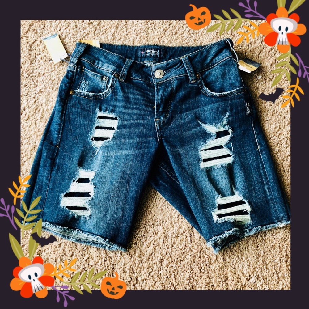 Silver bermuda shorts